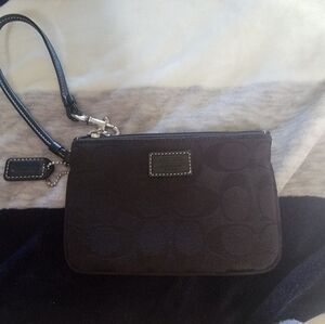 Coach wristlet No call outs looks new
